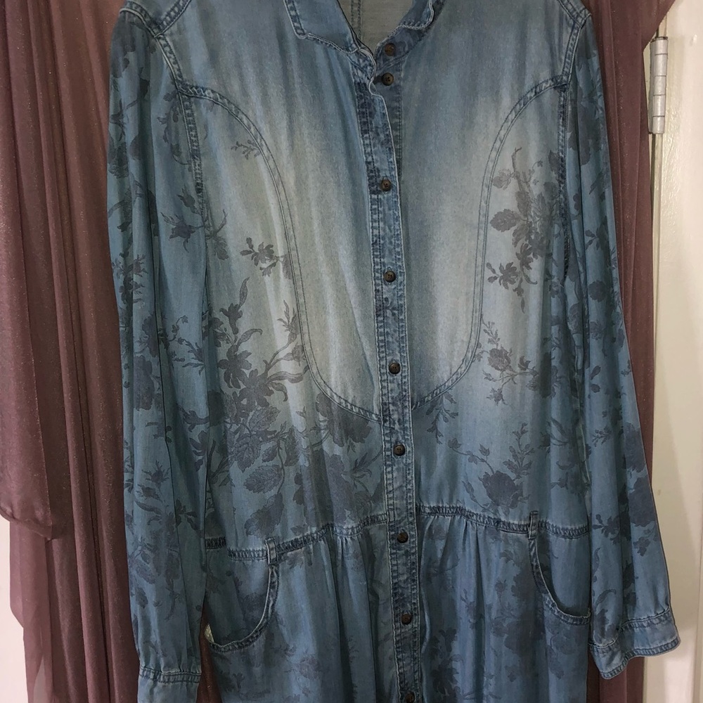 American Eagle Floral Denim Button-Up Dress
